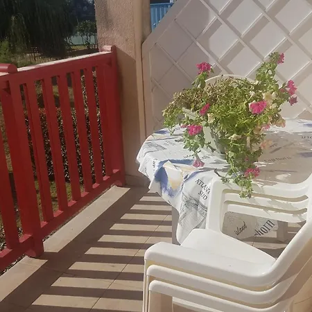 Soleillade Avec Terrasse 2 Adultes *